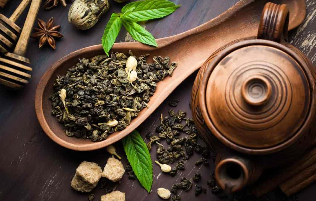 What to Do with Used Tea Leaves? 9 Repurposing Ways